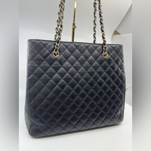Chanel Caviar Pocket Large Tote - Picture 3 of 16
